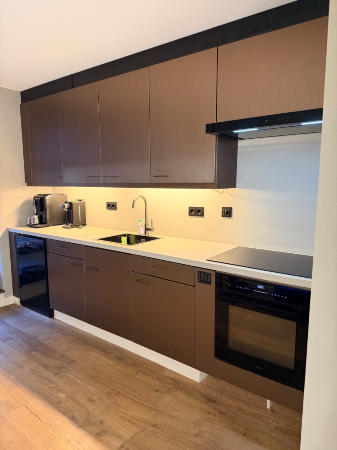 NE48 Dark Brushed Gold na het wrappen – professioneel resultaat DeFollieFixers
