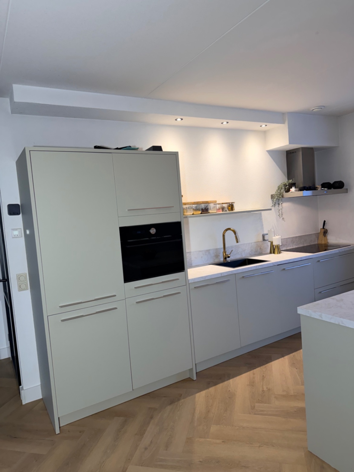 M7 Sunny Beach & NH47 Opal Beige na het wrappen – professioneel resultaat DeFollieFixers