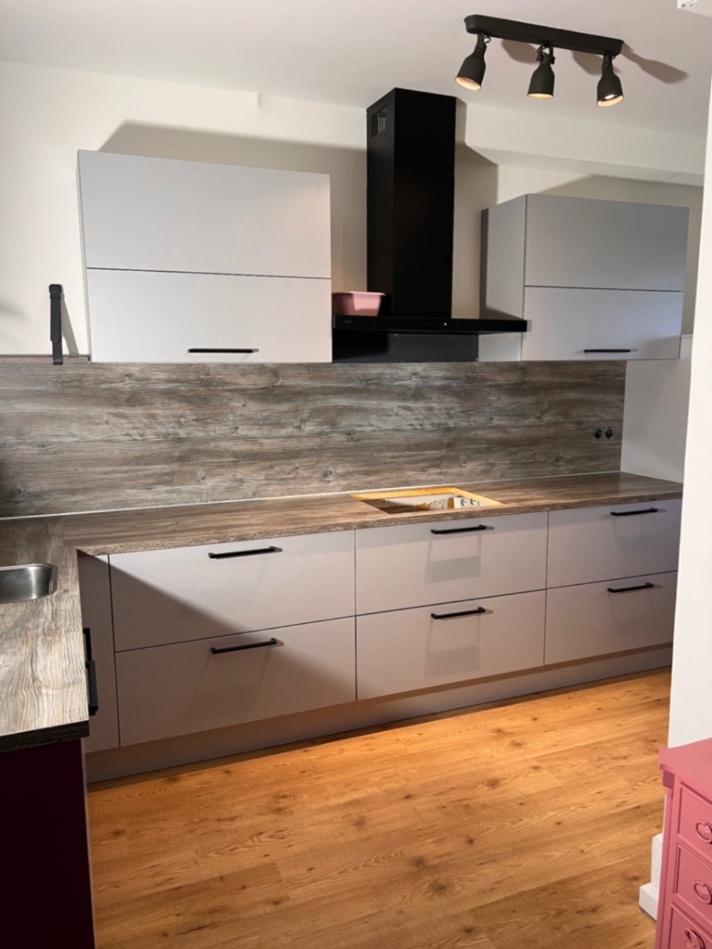 A4 Orange Wengé & NH46 Marble Etruscan Grey vóór het wrappen – DeFollieFixers