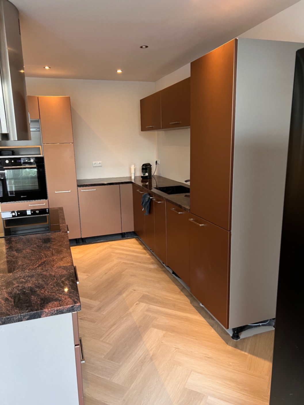 A1 Houtlook Brown Wengé vóór het wrappen – DeFollieFixers