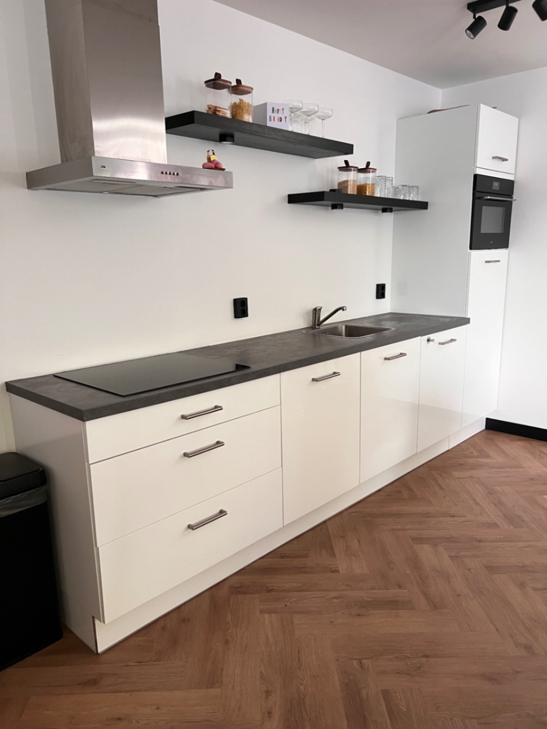 NE81 Mat Zwart & NE70 Onyx Gold vóór het wrappen – DeFollieFixers